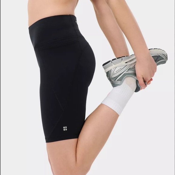 Sweaty Betty Power 9" Biker Shorts - Black xs never worn - Picture 2 of 11